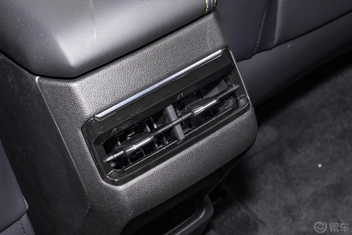 Geely Coolray 2025