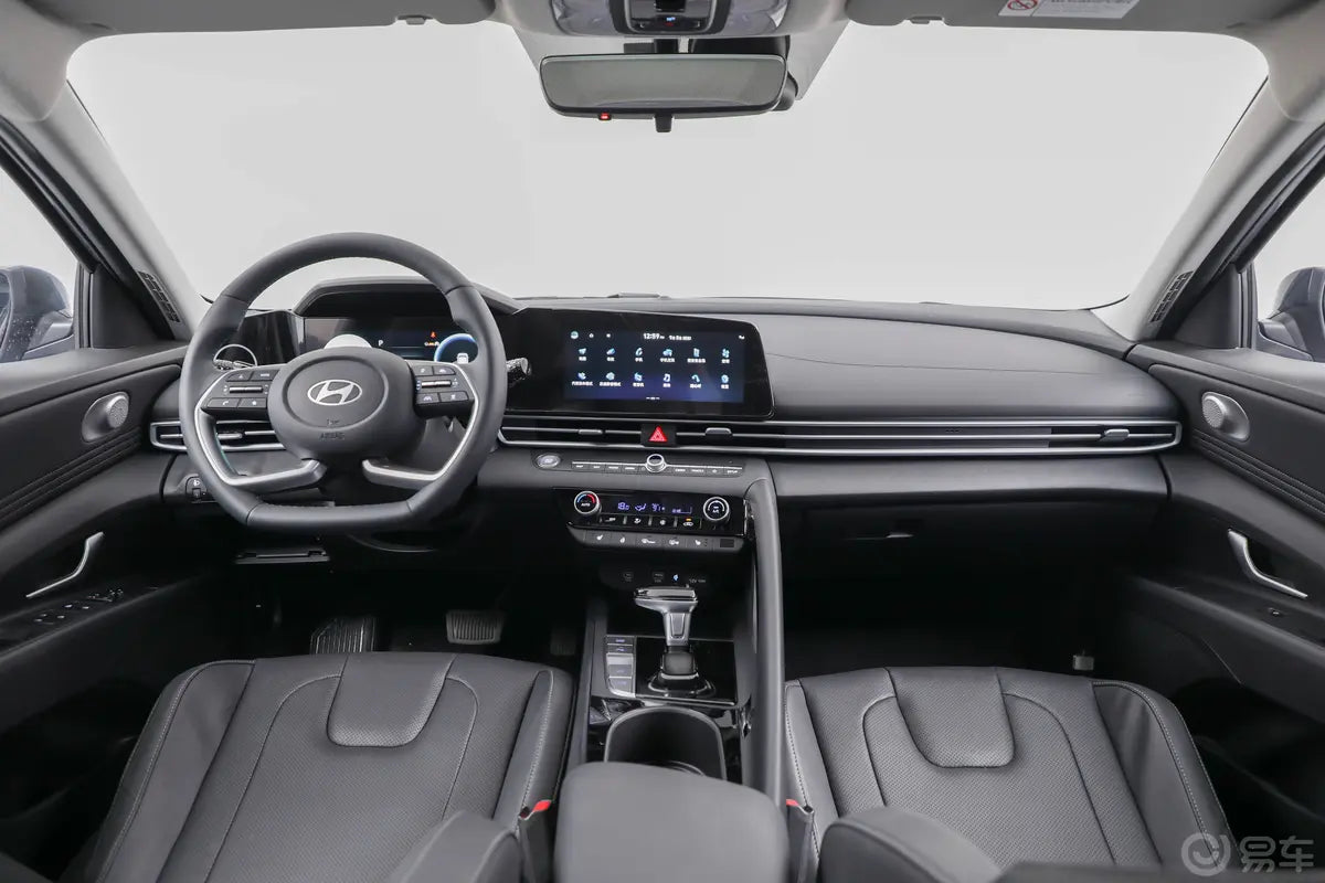Hyundai Elantra 2025
