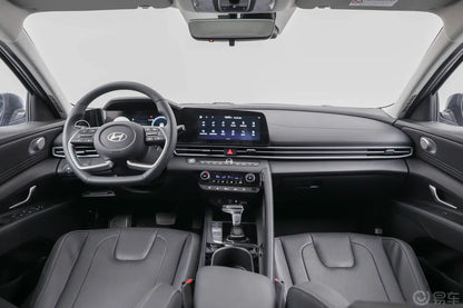 Hyundai Elantra 2025