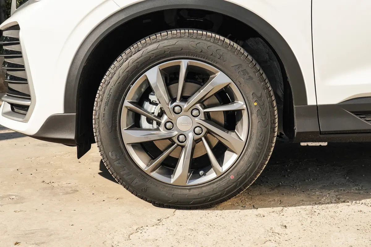 Geely Coolray 2025